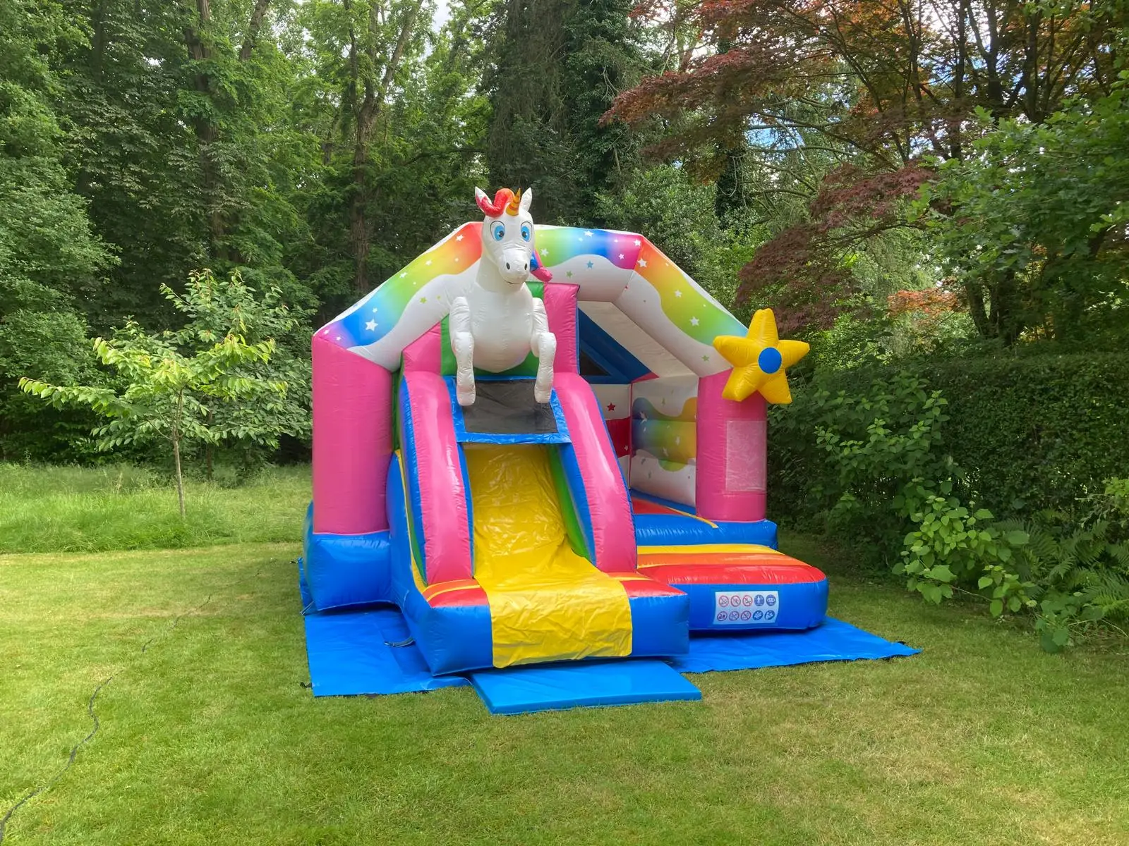 Unicorn springkasteel